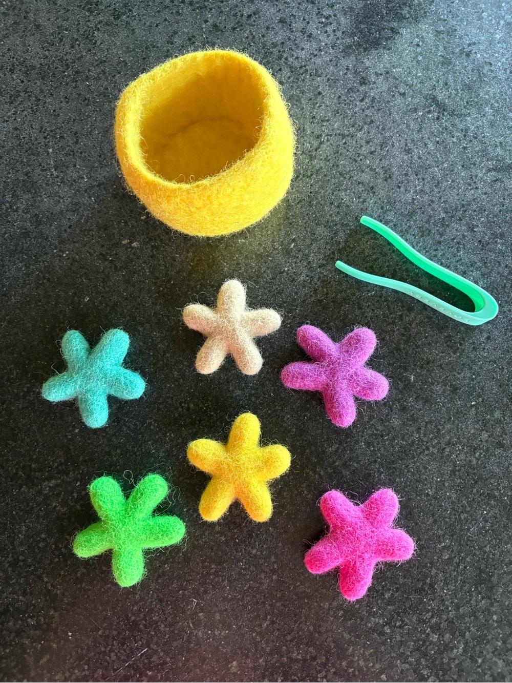 Kids Felt Star Sorting Toy Set in Yellow and Bright Colors